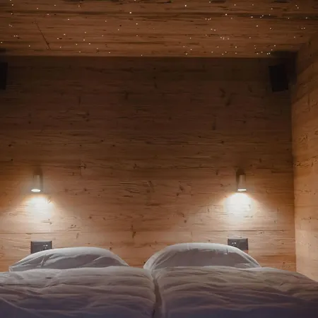 Hotel &